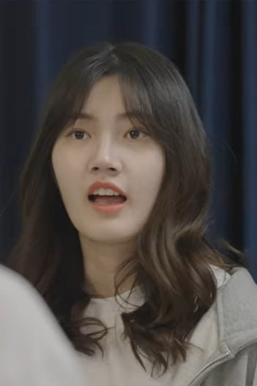 우리는 서로 다른 곳을 보고있어